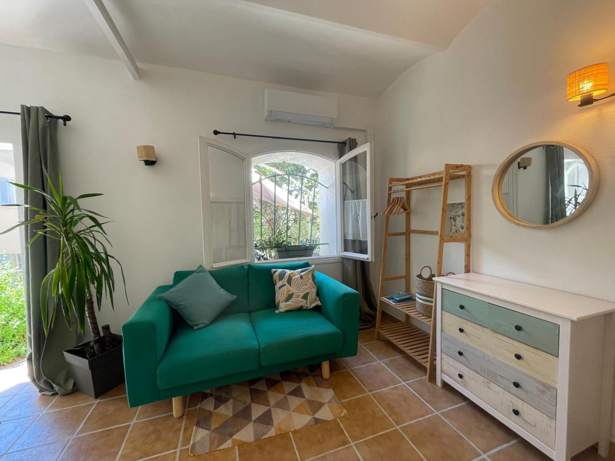 Cosy Studio - Place Du Figuier Bormes-les-Mimosas Exterior photo